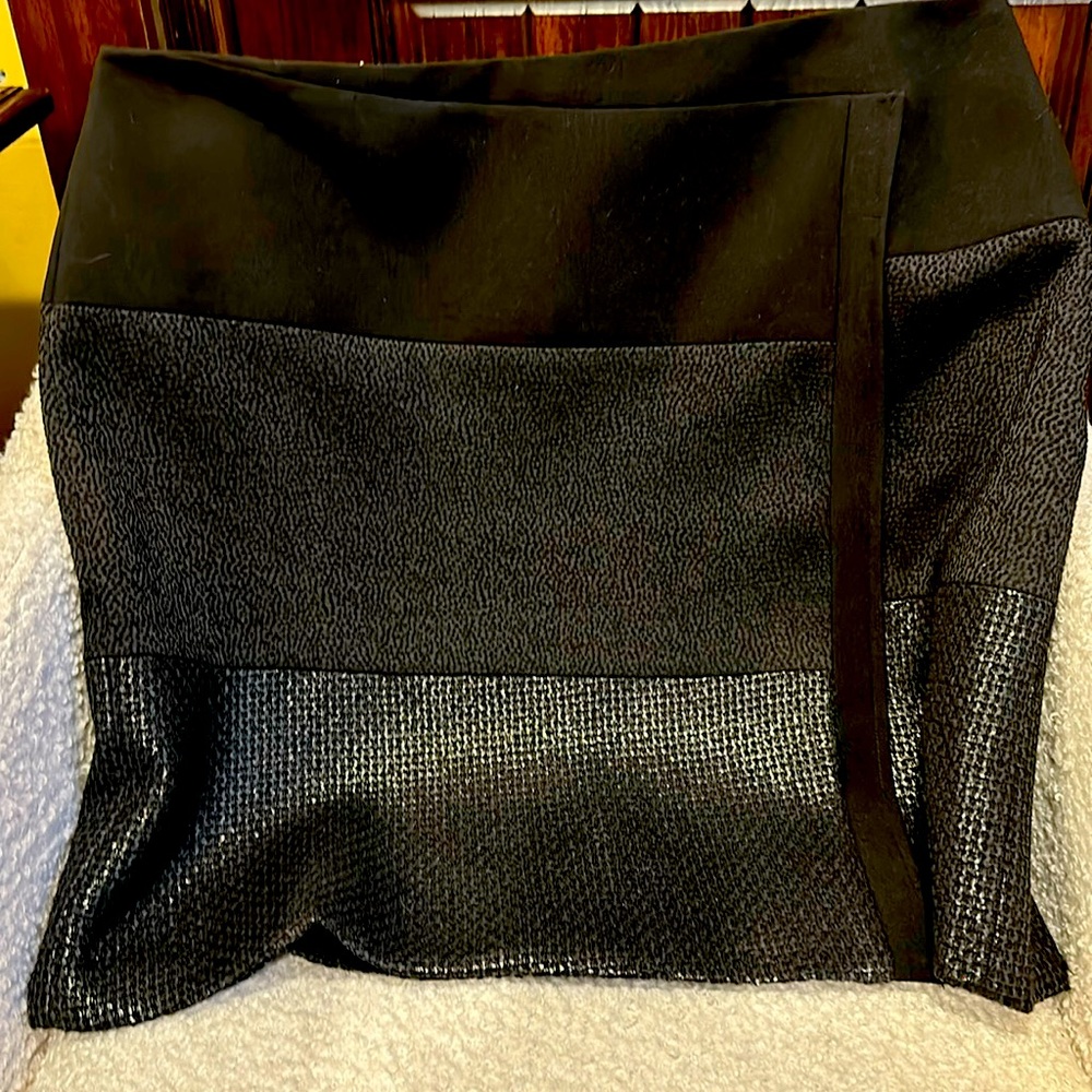 White House Black Market - mixed texture wrap mini skirt - size 12